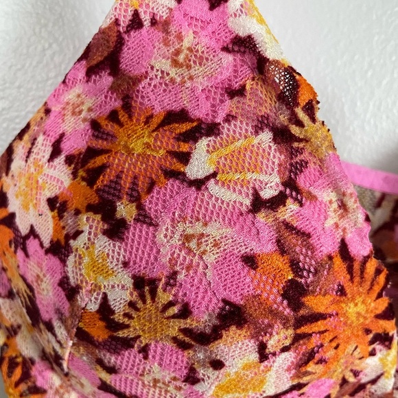 PINK Victoria's Secret Floral Lace push up Bralette - Pink and Orange size small - Picture 2 of 5